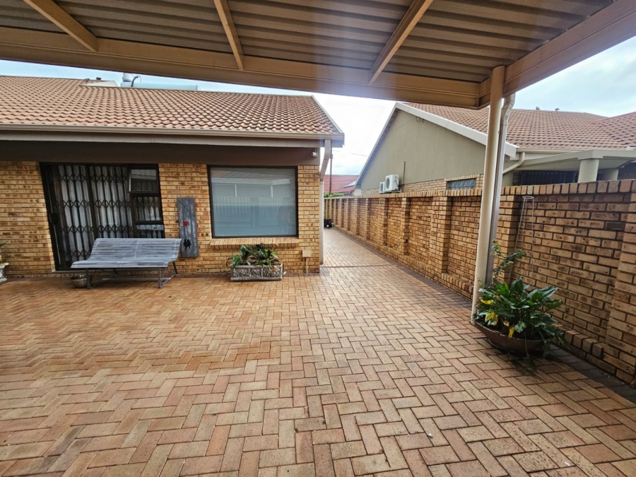 3 Bedroom Property for Sale in Vaalpark Free State